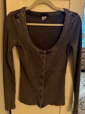 PINK Victoria's Secret Long-Sleeve Ribbed Button-Front Top - Gray